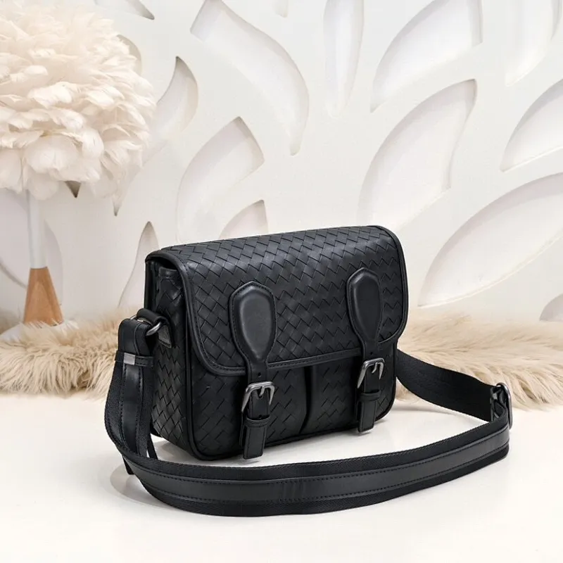 All categories 💚 Top version men’s bags 💚 BV 2024 new BV crossbody bag